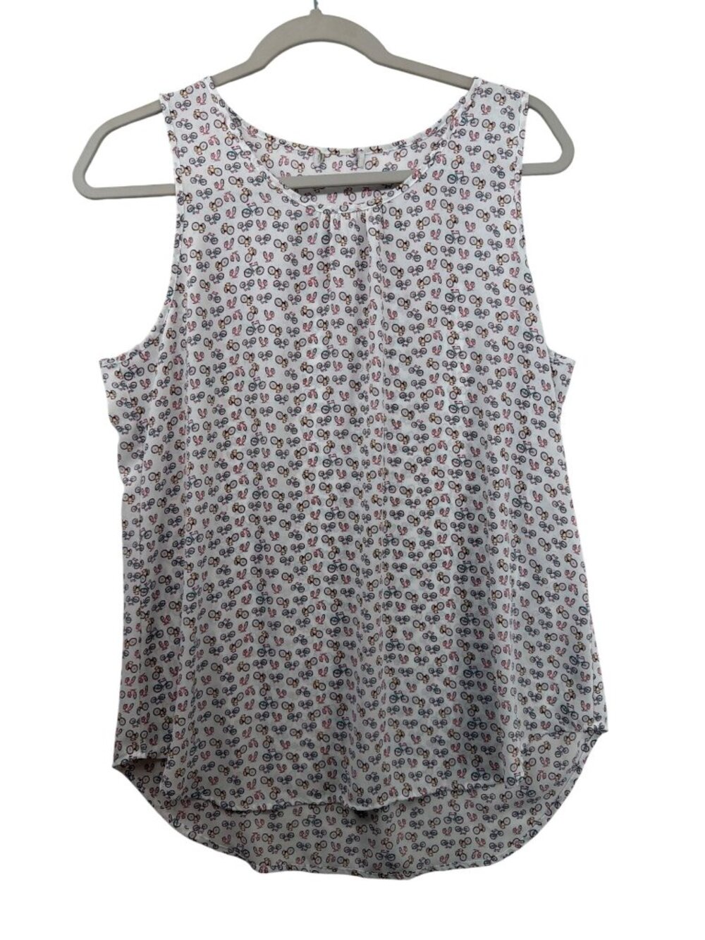 Womens Sleeveless Top Sz L White w/Bicycle Print Novelty Beachy Lightwt Pleated